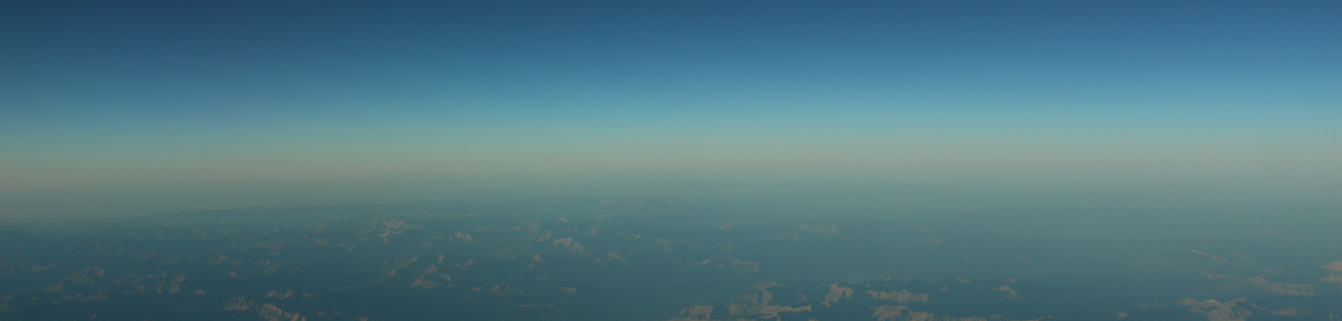Unlock the full potential of your support team. Platagent gives you the freedom to move to a new helpdesk, an image of the horizon with mountains